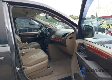 2016 Chrysler Town & Country Touring из США, поврежденный, VIN 2C4RC1BG5GR279833